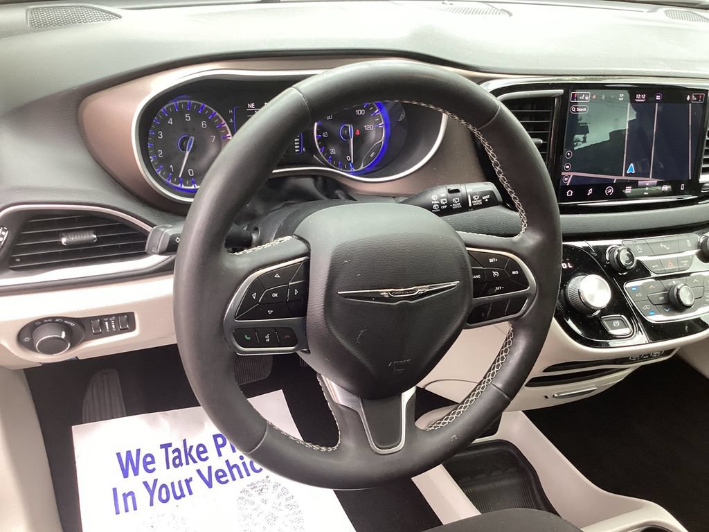 Used 2022 Chrysler Voyager LX FWD image 15