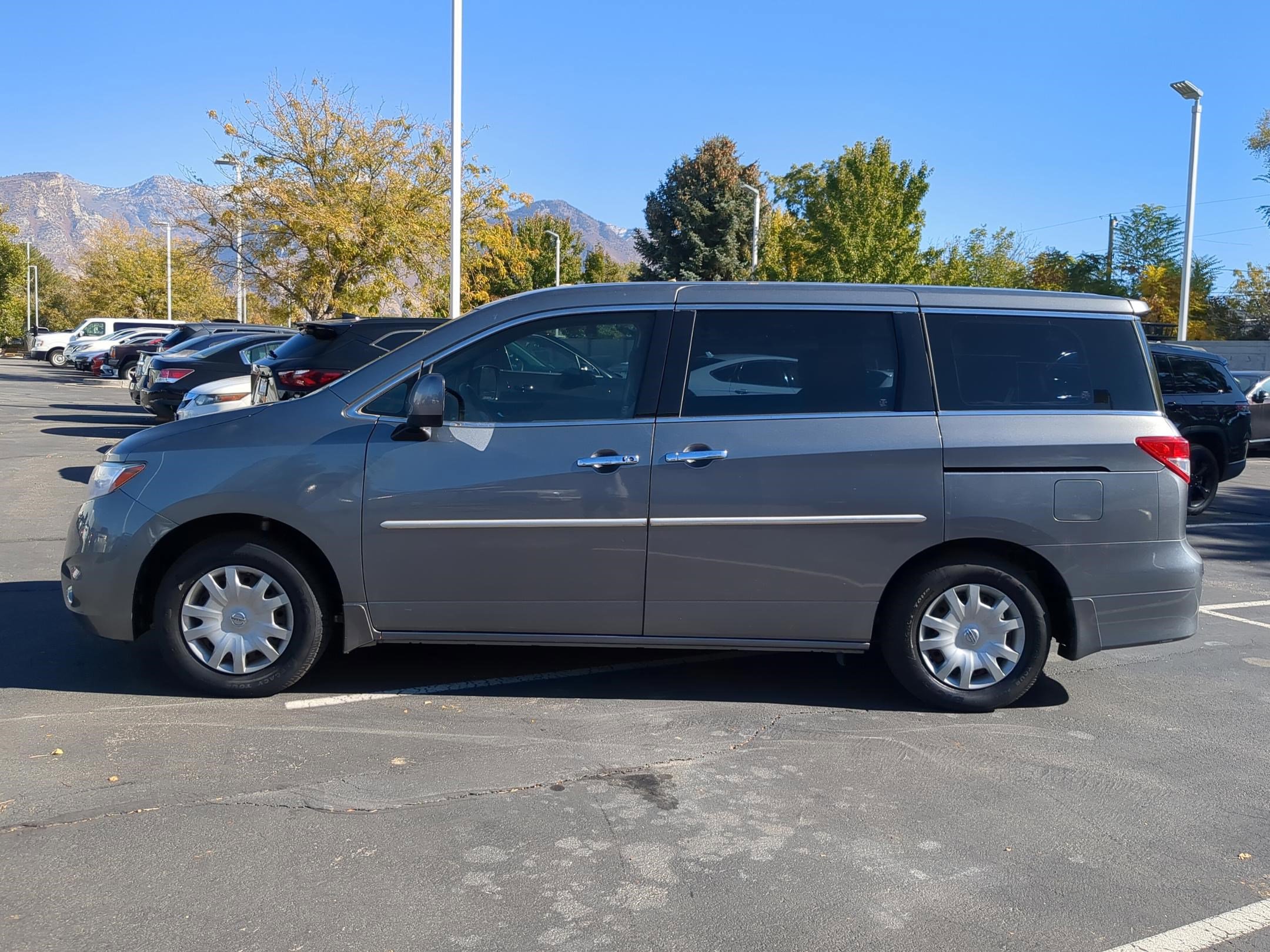 Used 2015 Nissan Quest S image 9