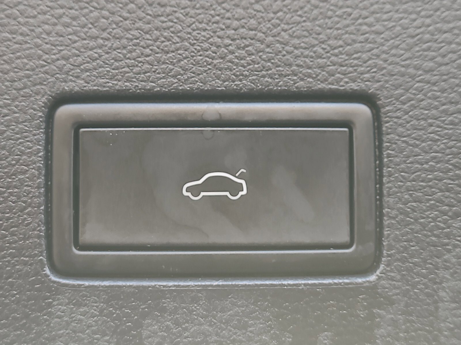 Used 2022 Volkswagen Atlas Cross Sport SE w/ Panoramic Sunroof Package image 29