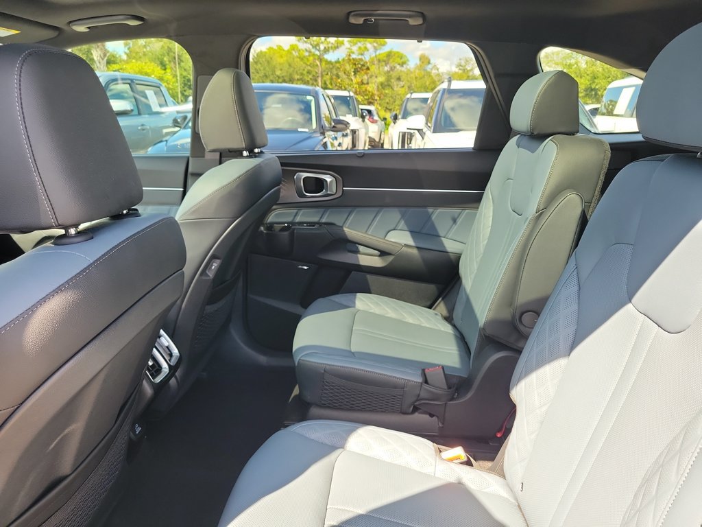 Used 2025 Kia Sorento SX Prestige AWD/4WD image 25