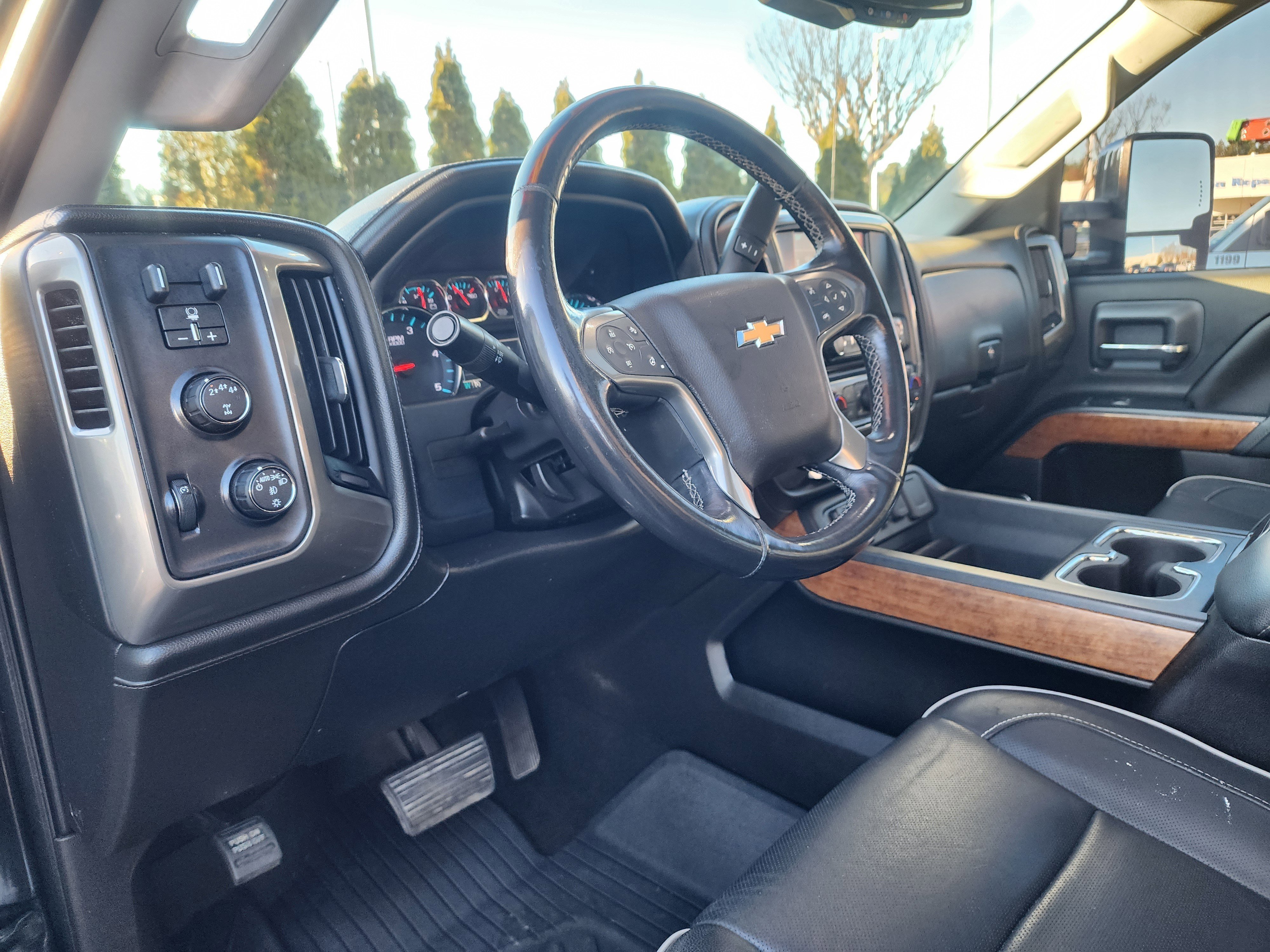 Used 2019 Chevrolet Silverado 2500 High Country w/ Duramax Plus Package image 24