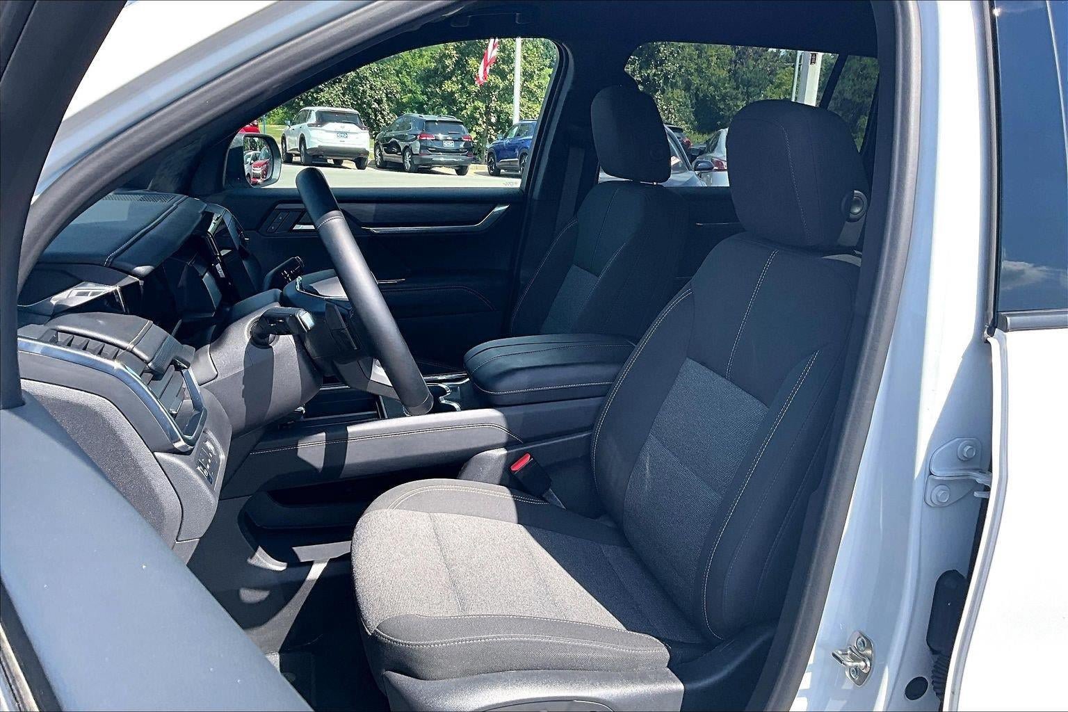 Used 2025 GMC Acadia Elevation AWD/4WD image 21