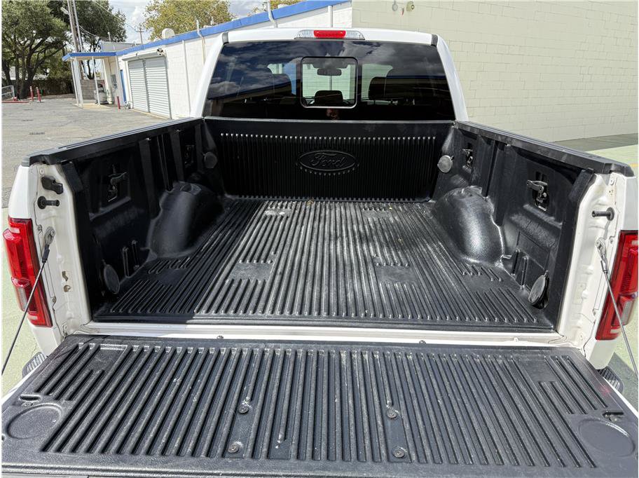 Used 2016 Ford F150 Lariat w/ Equipment Group 502A Luxury AWD/4WD image 15