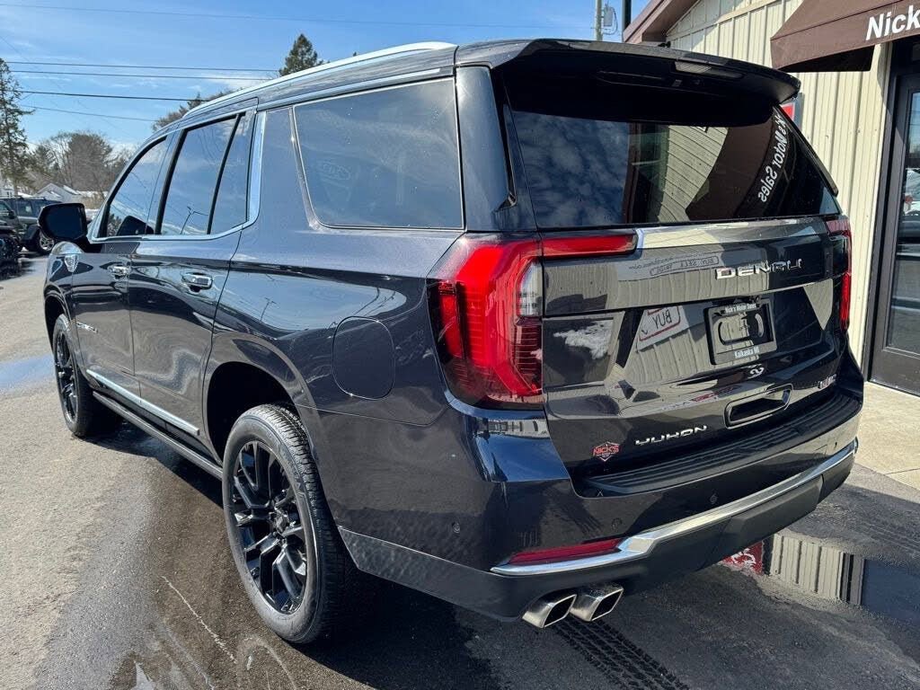 Used 2025 GMC Yukon Denali w/ Sun & Power Step Package image 4