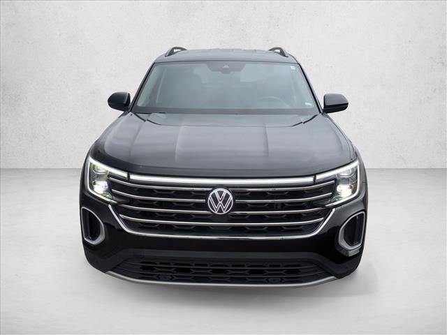 Used 2024 Volkswagen Atlas SE image 2