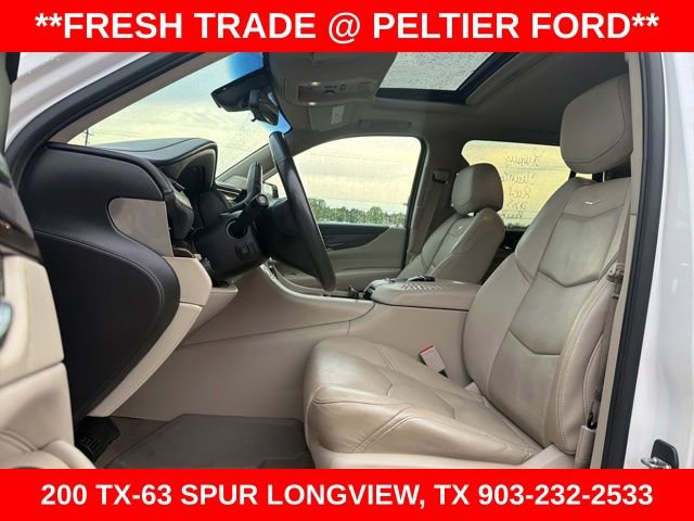 Used 2018 Cadillac Escalade Luxury AWD/4WD image 16