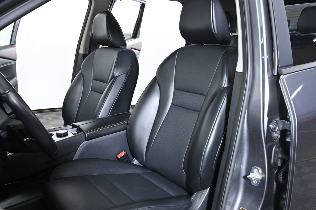 Used 2023 Nissan Rogue SV w/ SV Premium B Package image 22