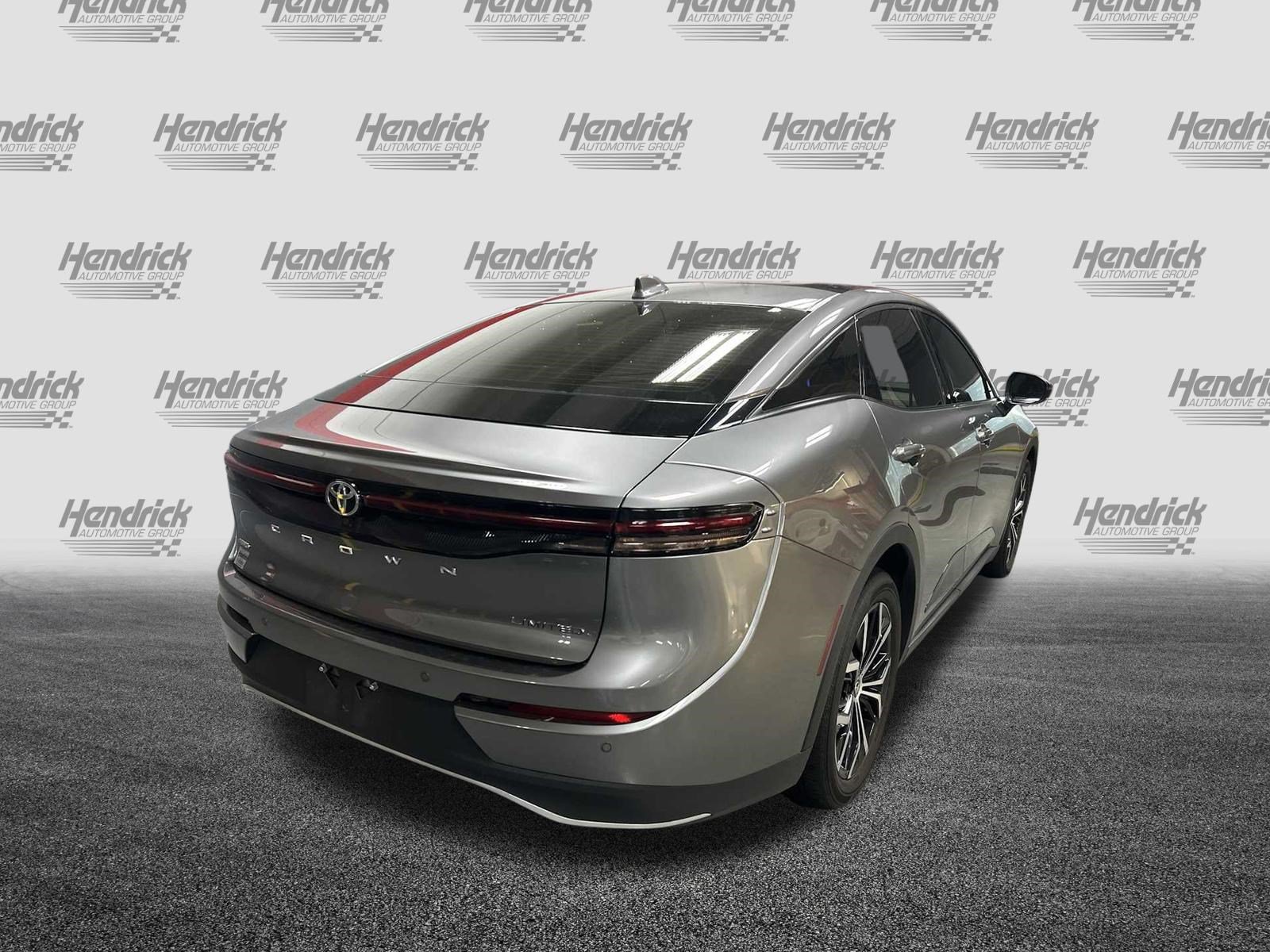 Used 2023 Toyota Crown AWD/4WD image 43