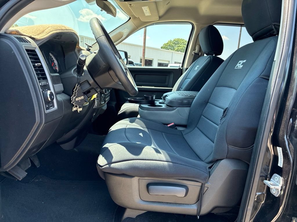 Used 2018 RAM 1500 Express w/ Black Ram 1500 Express Group AWD/4WD image 11
