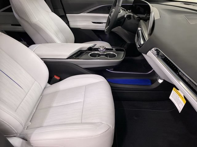 New 2025 Cadillac Lyriq Sport AWD/4WD image 28