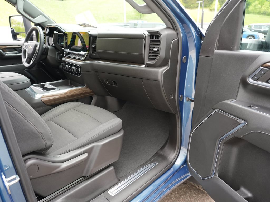 Used 2024 Chevrolet Silverado 3500 LT w/ All Star Edition AWD/4WD image 29