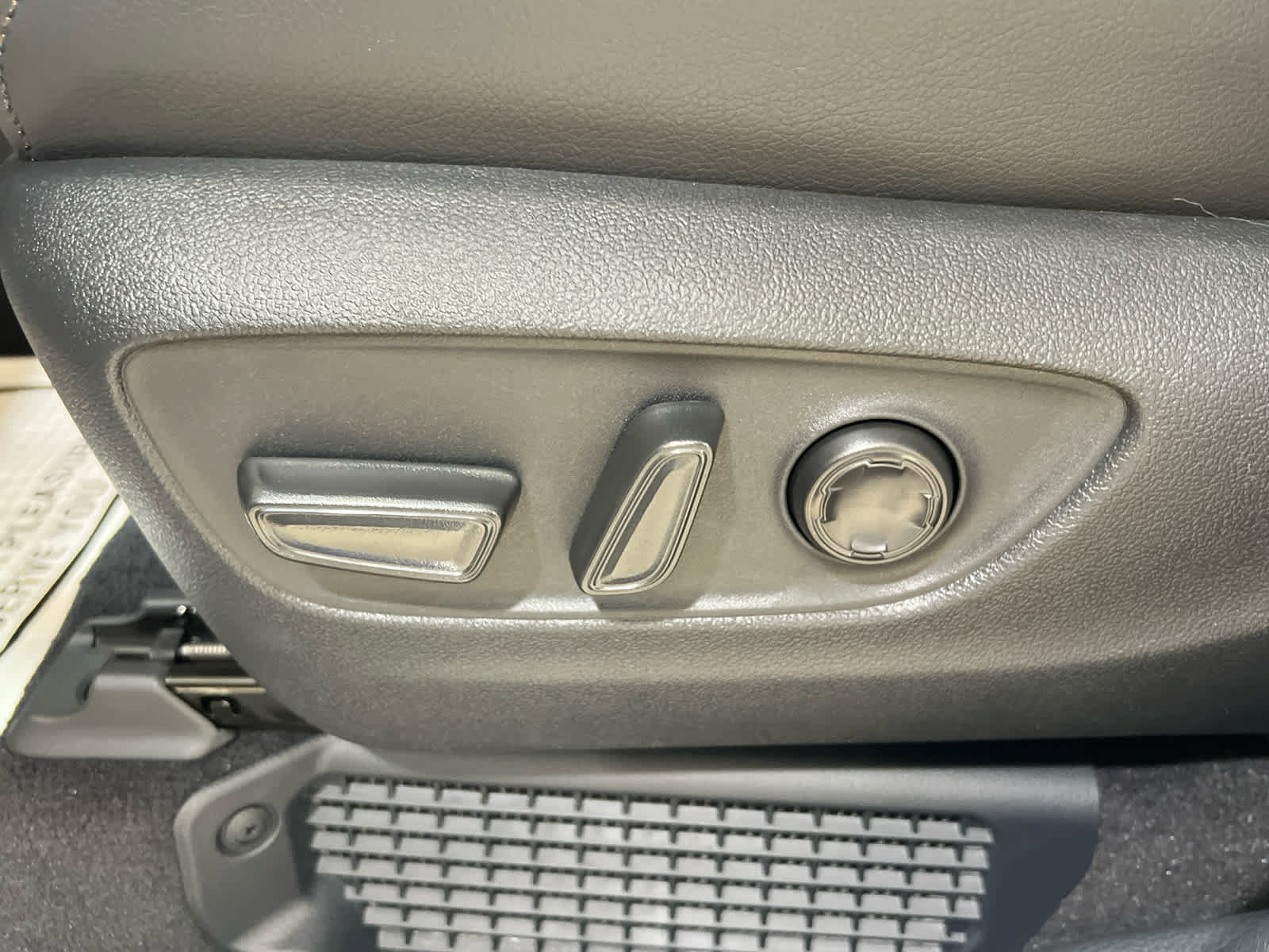 New 2026 Toyota Sienna Platinum AWD/4WD image 18