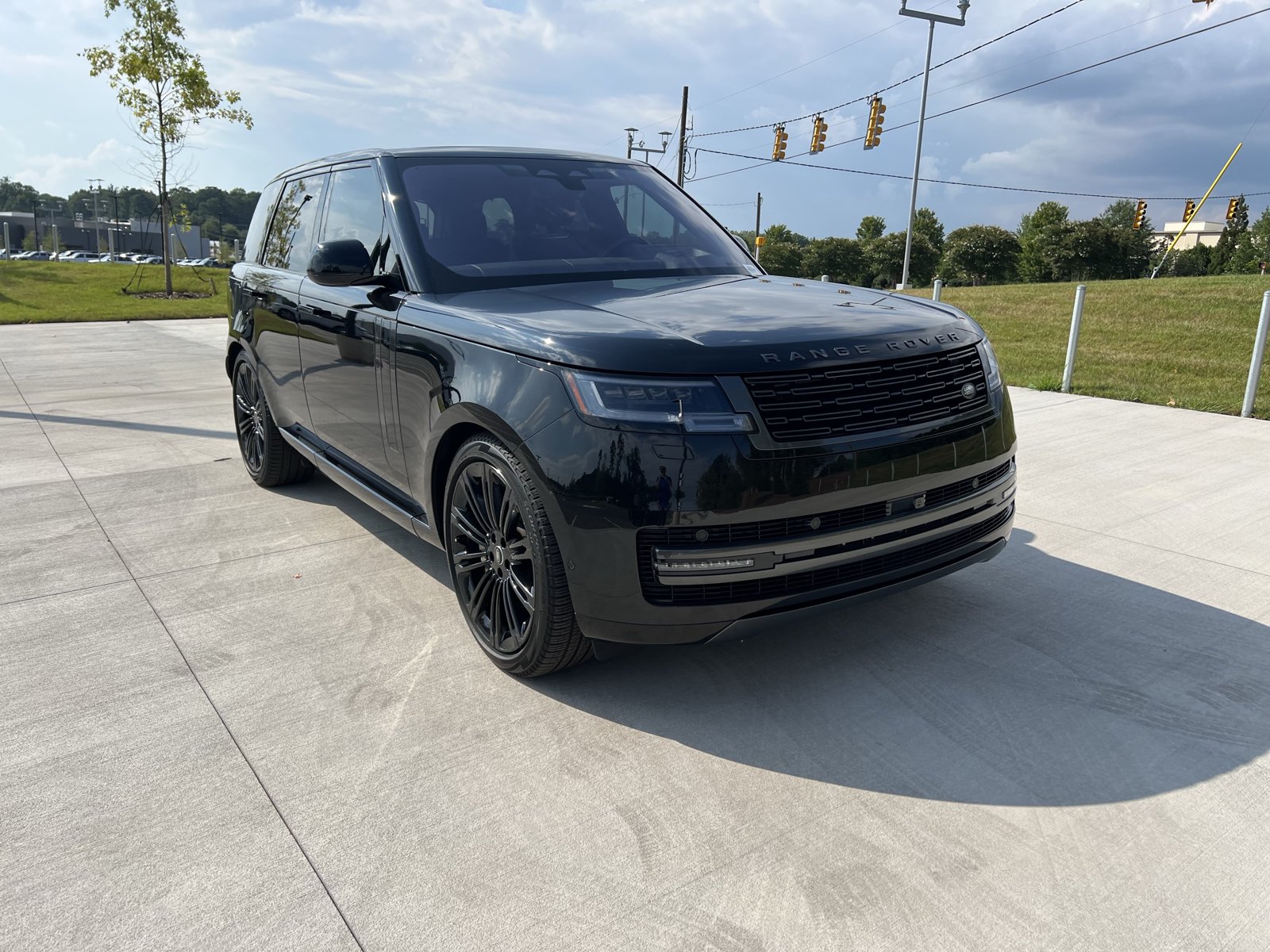 Used 2023 Land Rover Range Rover SE AWD/4WD image 1