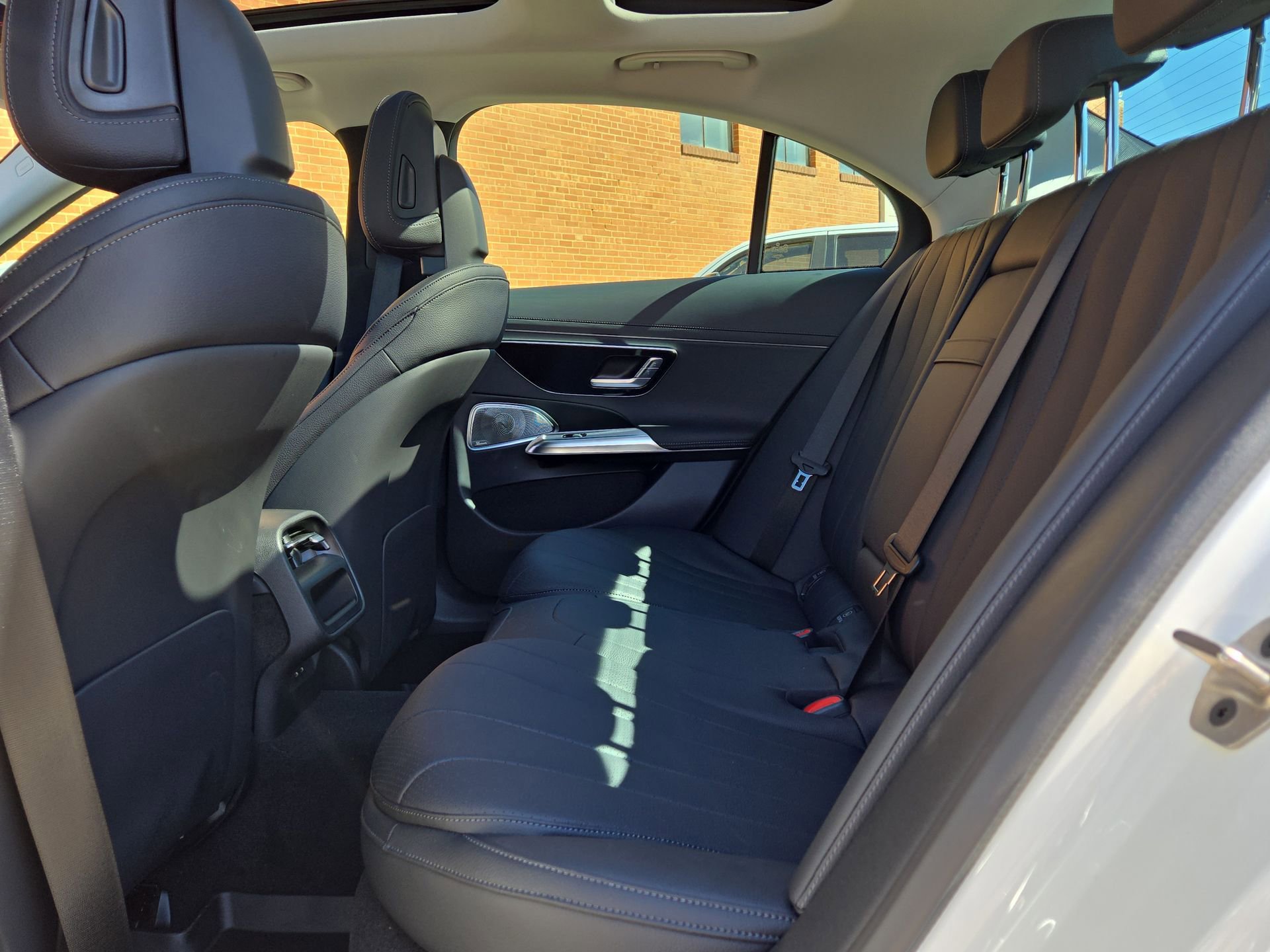 New 2025 Mercedes-Benz E 350 4MATIC Sedan image 13