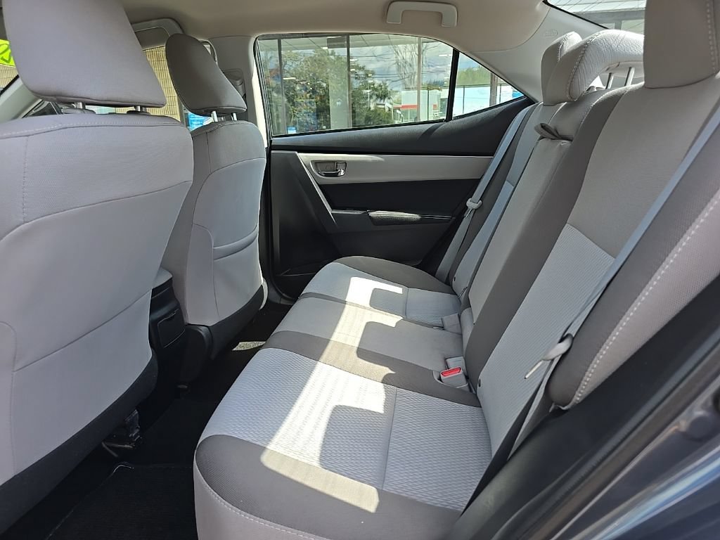 Used 2017 Toyota Corolla LE w/ Carpet Mat Package (TMS) FWD image 18