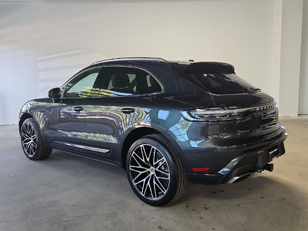 New 2026 Porsche Macan AWD/4WD image 3