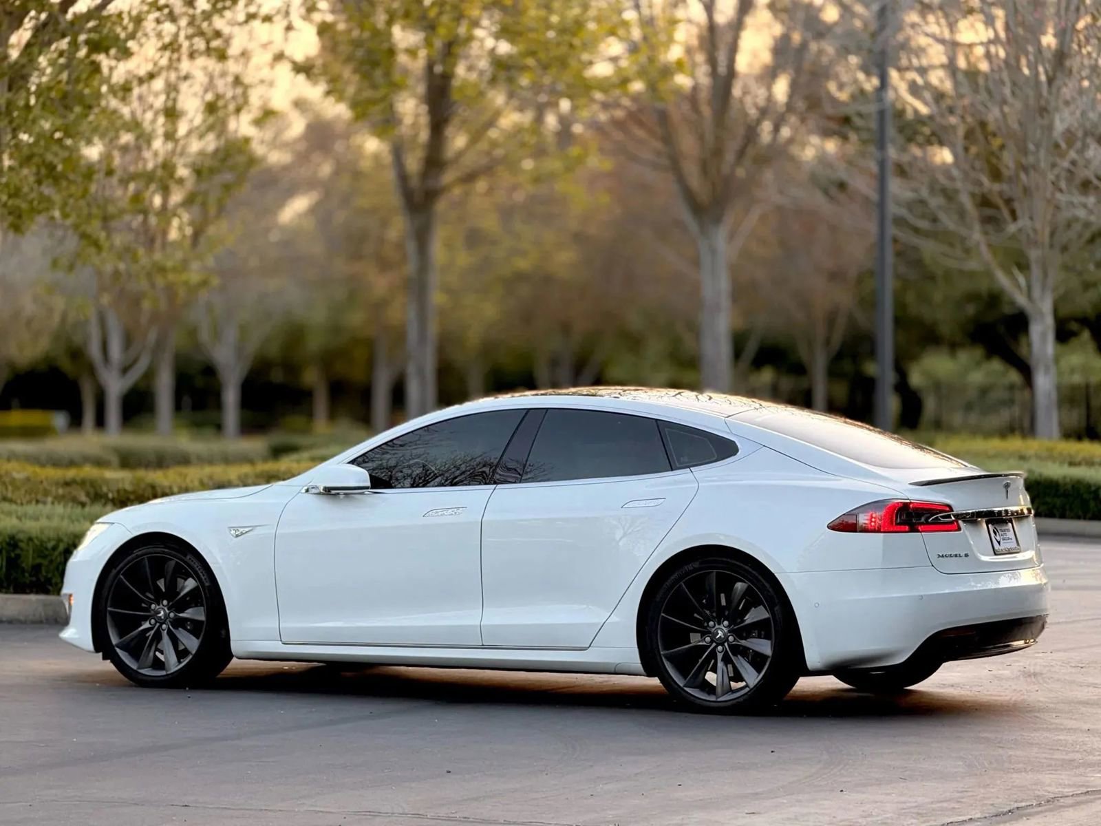 Used 2016 Tesla Model S 90D image 7