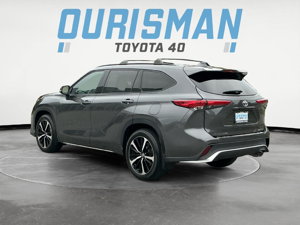 Used 2022 Toyota Highlander XSE AWD/4WD image 5