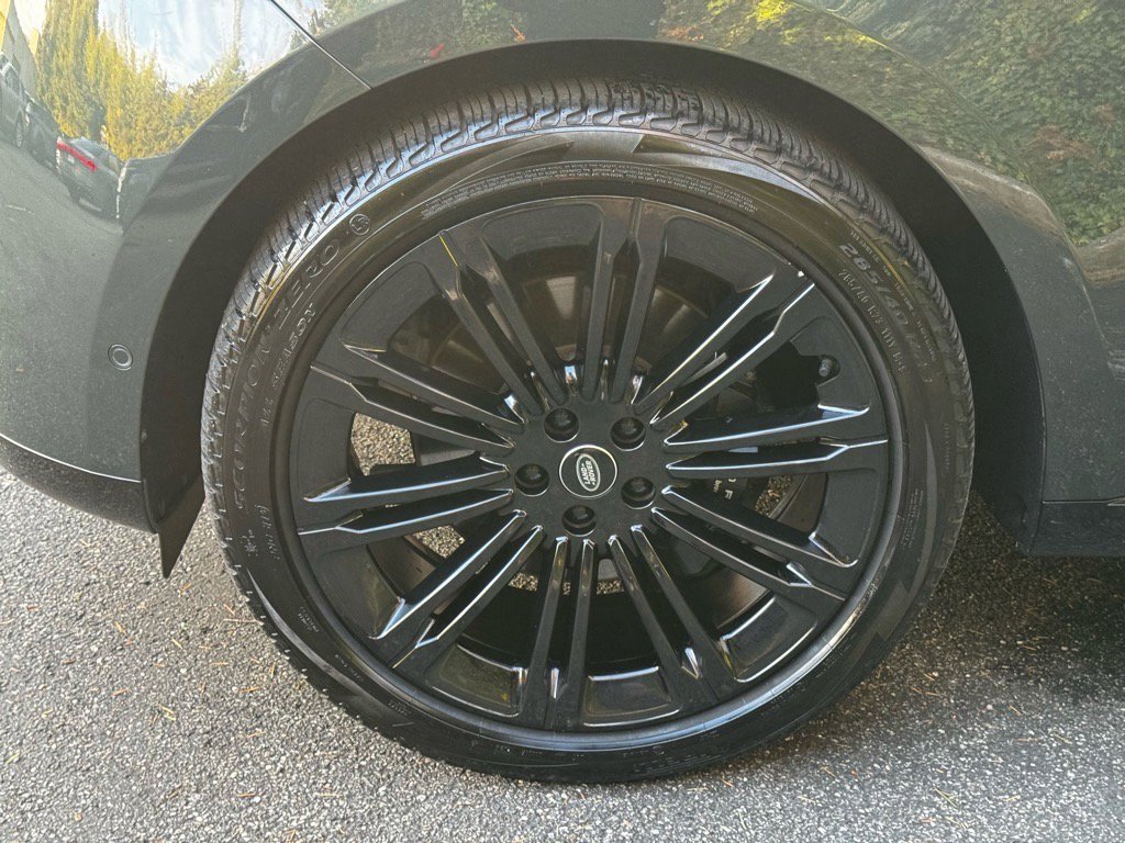 Certified 2023 Land Rover Range Rover SE image 4