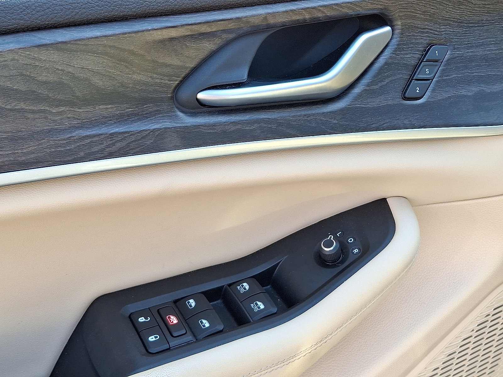 Used 2023 Jeep Grand Cherokee L Limited w/ Luxury Tech Group II AWD/4WD image 12