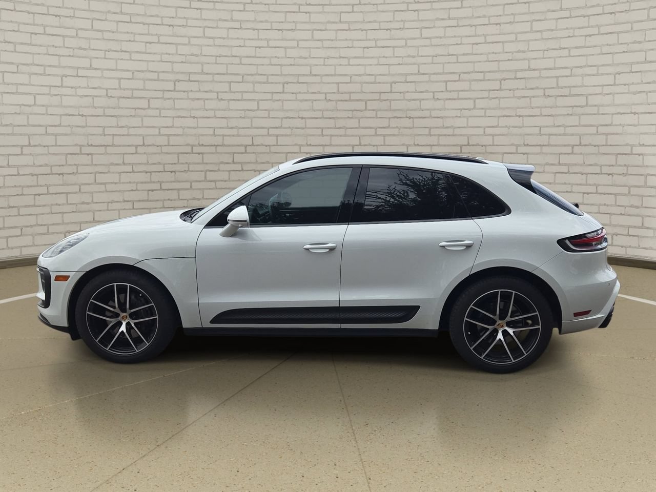 Used 2023 Porsche Macan Turbo AWD/4WD image 8