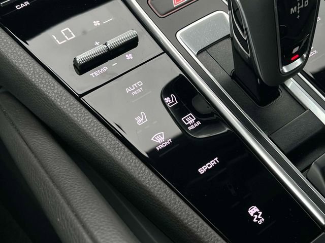 Used 2020 Porsche Cayenne AWD/4WD image 17