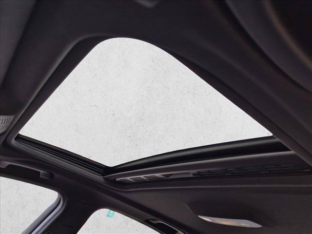 Used 2017 BMW 340i Sedan RWD image 12