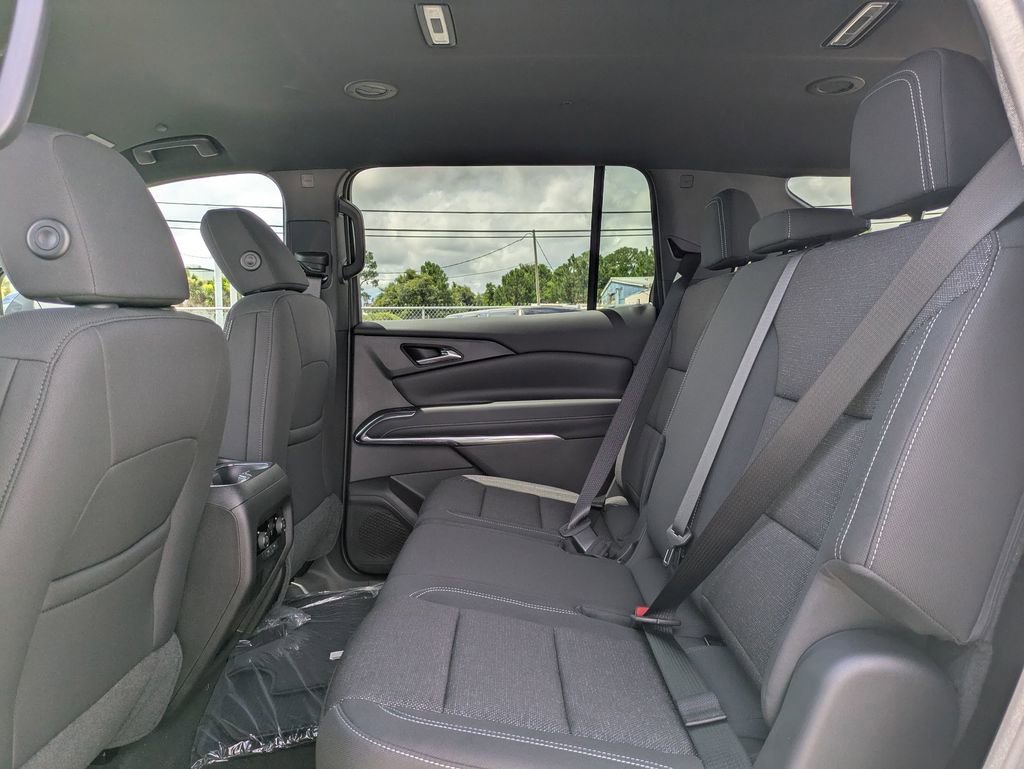 New 2025 Chevrolet Traverse LT image 27