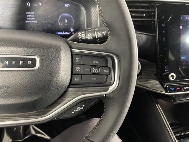 Used 2024 Jeep Wagoneer Series II w/ Flexible Seating Group image 22