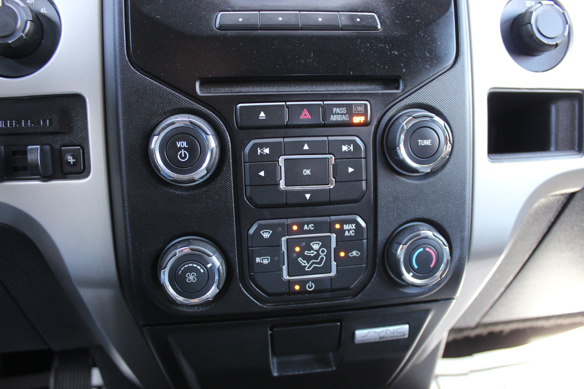 Used 2013 Ford F150 XLT w/ Luxury Equipment Group AWD/4WD image 27