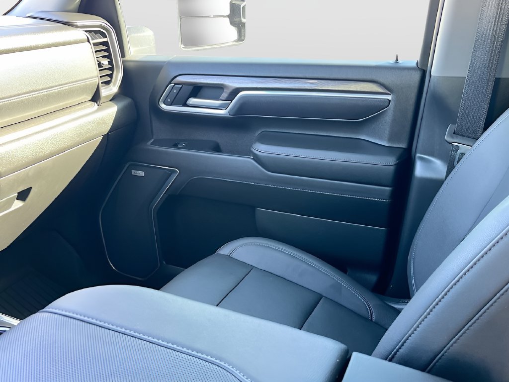 Used 2025 Chevrolet Silverado 2500 LTZ w/ LTZ Plus Package AWD/4WD image 23