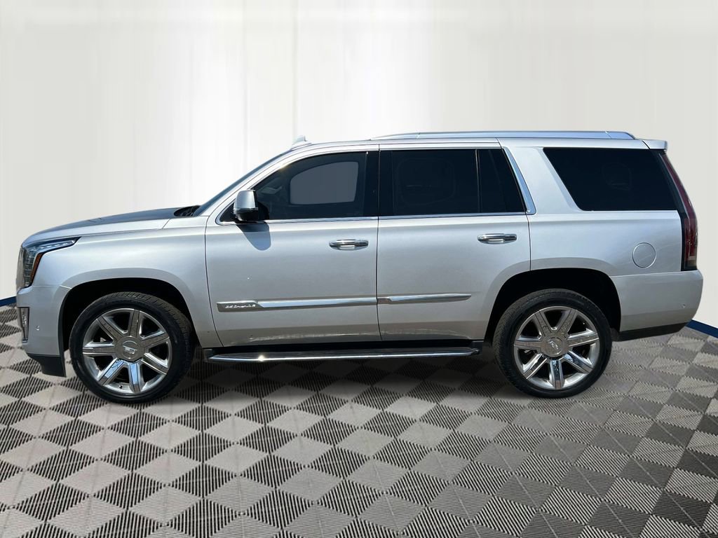 Used 2017 Cadillac Escalade Premium Luxury AWD/4WD image 2