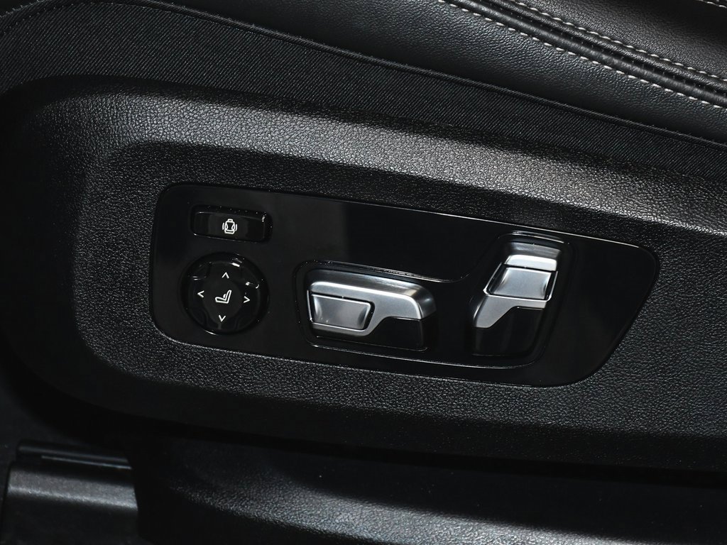 Used 2024 BMW X7 xDrive40i w/ Executive Package image 66