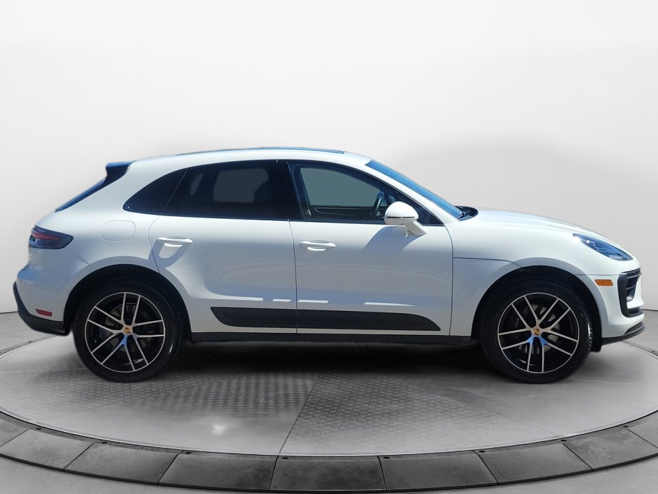 Used 2023 Porsche Macan AWD/4WD image 8