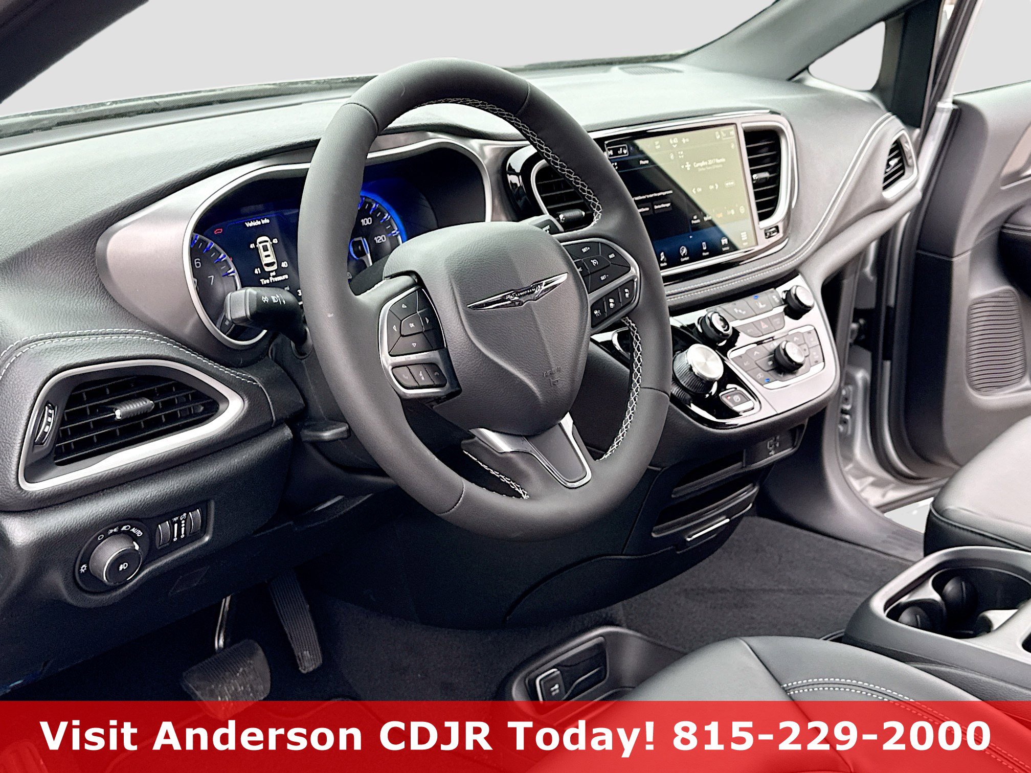 New 2026 Chrysler Pacifica Select AWD/4WD image 4
