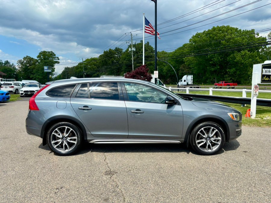 Used 2018 Volvo V60 T5 Cross Country w/ Convenience Package AWD/4WD image 4