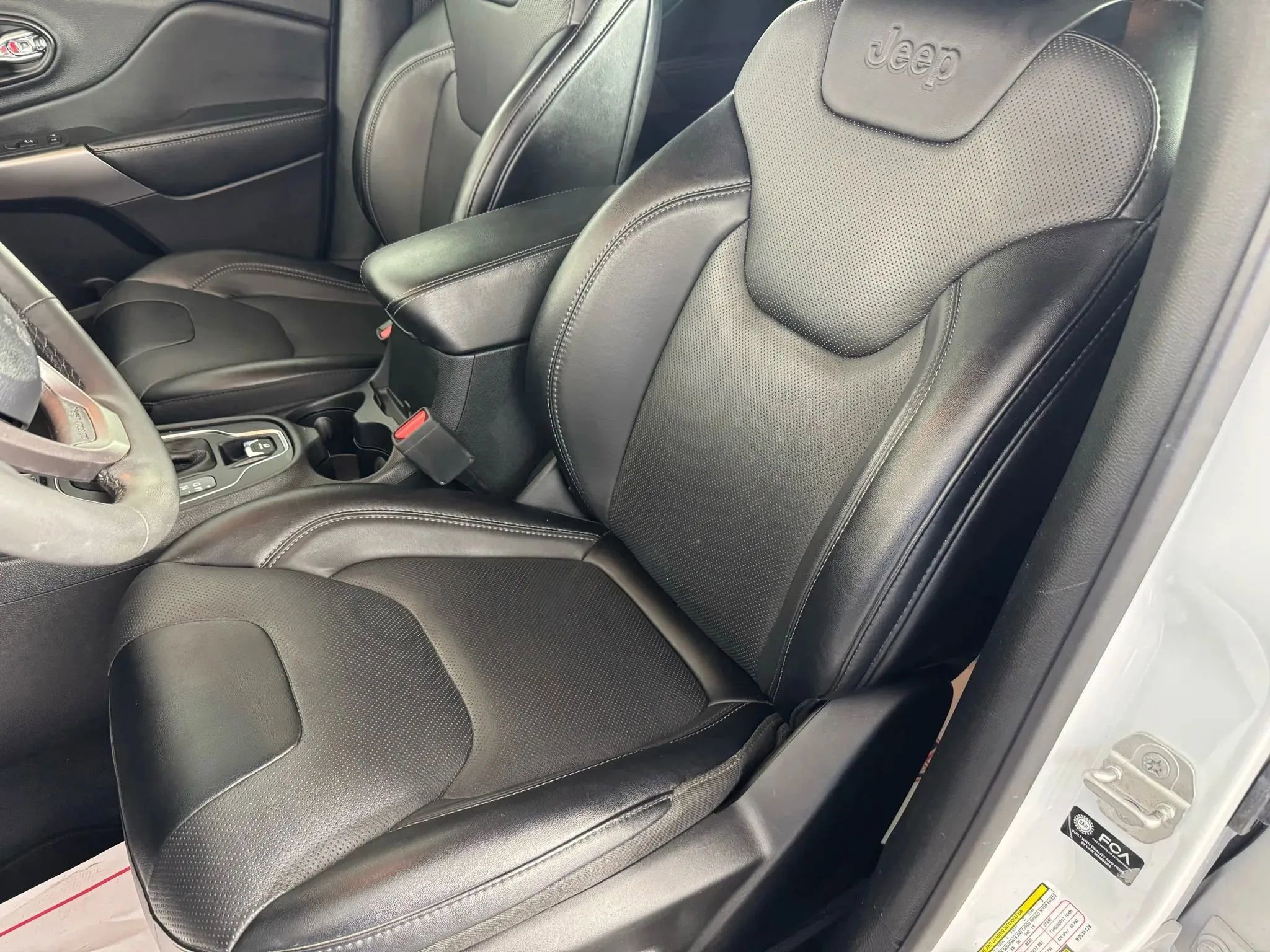 Used 2022 Jeep Cherokee Latitude Lux FWD image 33