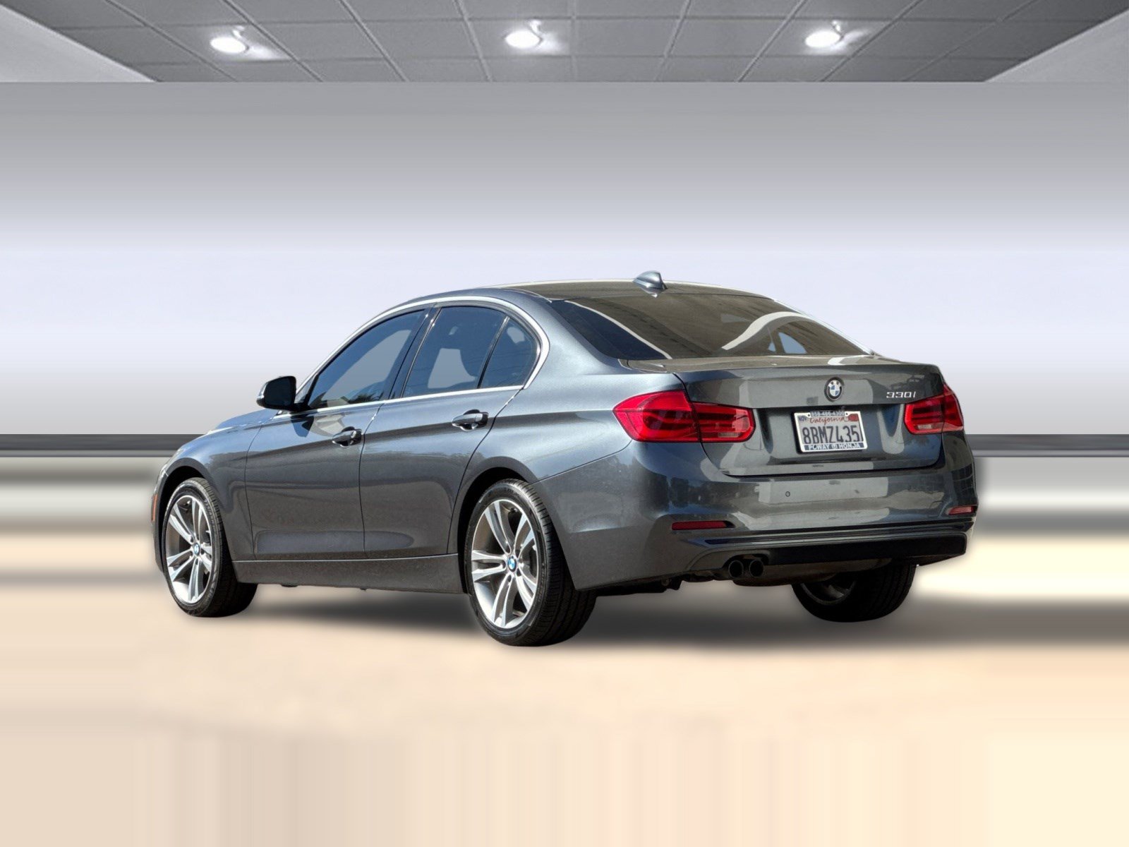 Used 2018 BMW 330i Sedan RWD image 3