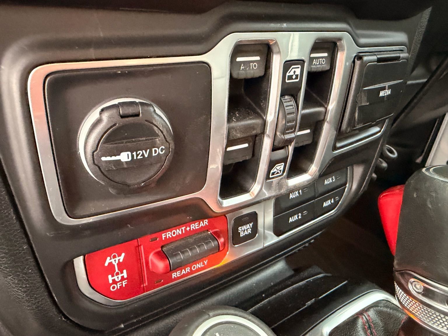 Used 2018 Jeep Wrangler Unlimited Rubicon image 16