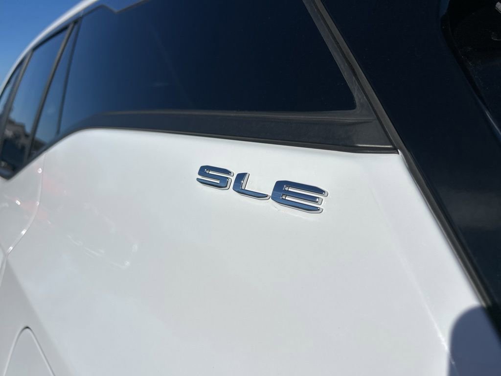 Used 2024 GMC Terrain SLE image 31