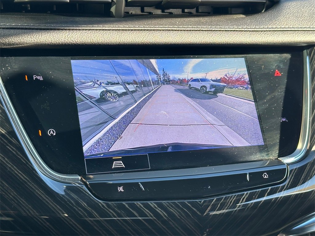 Used 2022 Cadillac XT6 Premium Luxury image 27