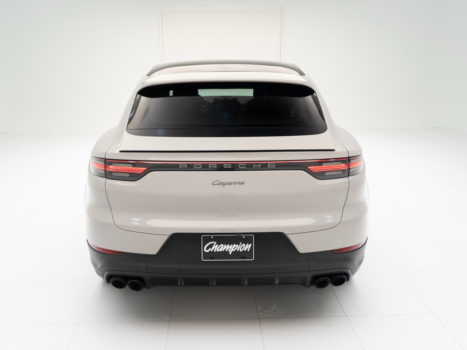 Certified 2022 Porsche Cayenne Platinum Edition image 10