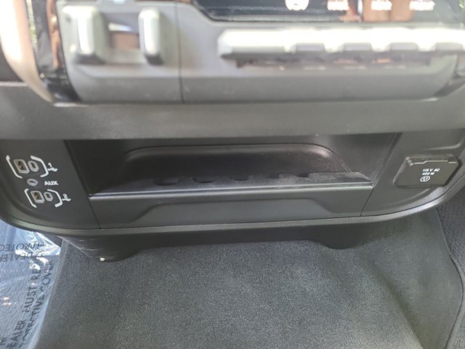 Used 2024 RAM 2500 Laramie w/ Safety Group AWD/4WD image 35
