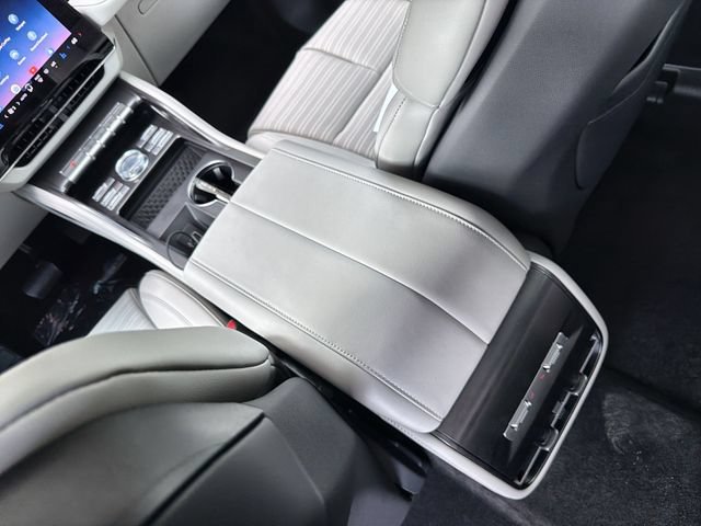 New 2026 Lincoln Nautilus Reserve AWD/4WD image 21