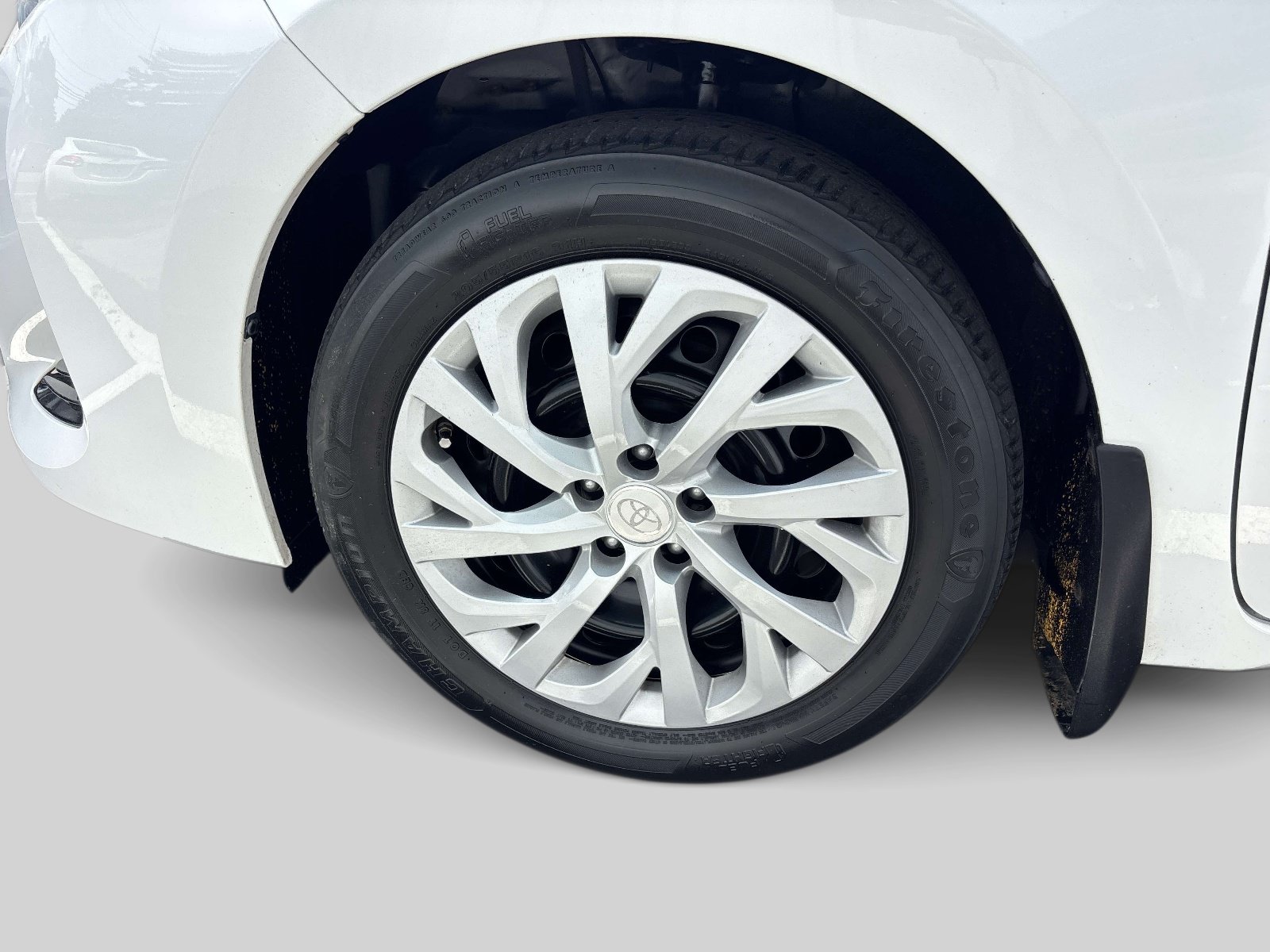 Used 2018 Toyota Corolla LE FWD image 5
