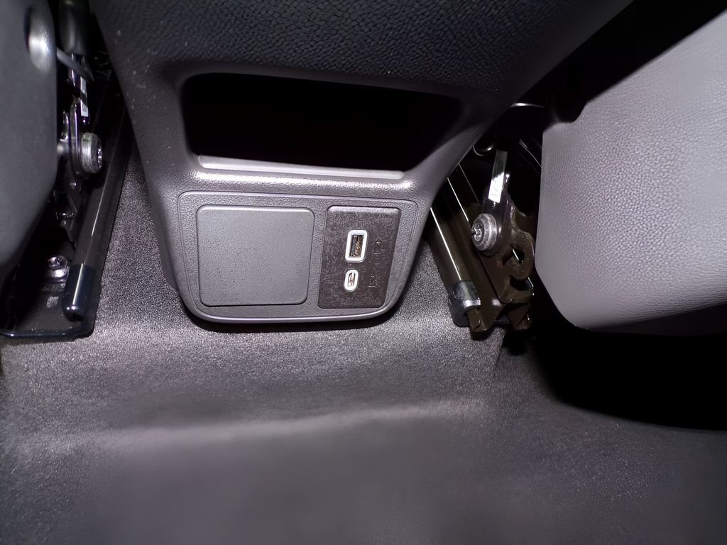 Used 2025 Buick Encore GX Sport Touring w/ Comfort Package FWD image 11