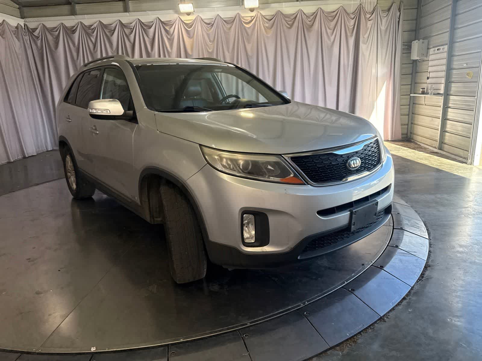 Used 2015 Kia Sorento LX AWD/4WD image 3