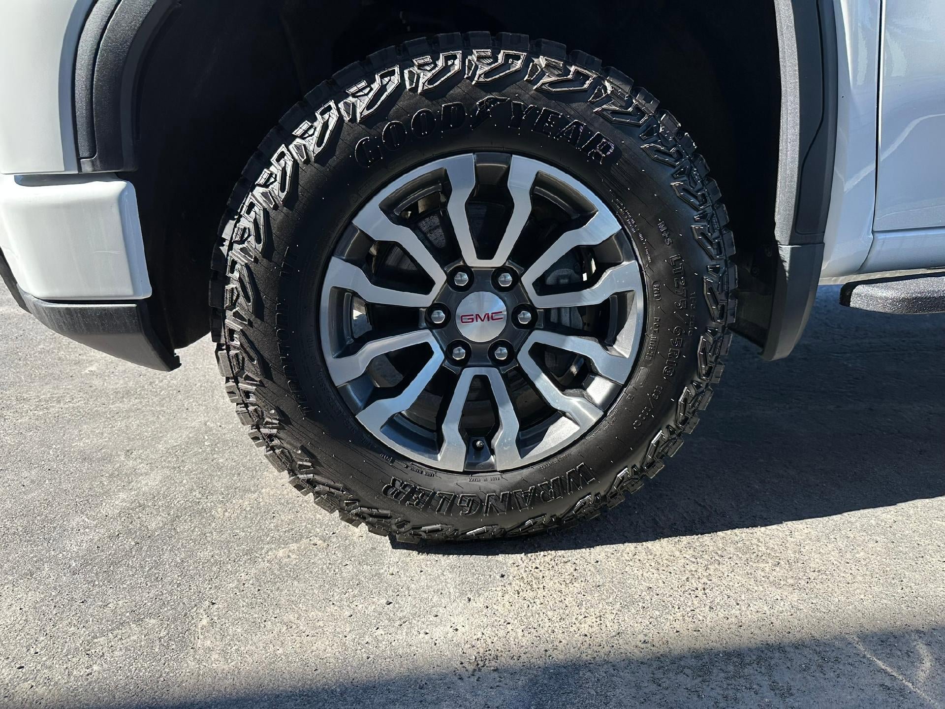 Certified 2023 GMC Sierra 1500 AT4 w/ AT4 Premium Package AWD/4WD image 52