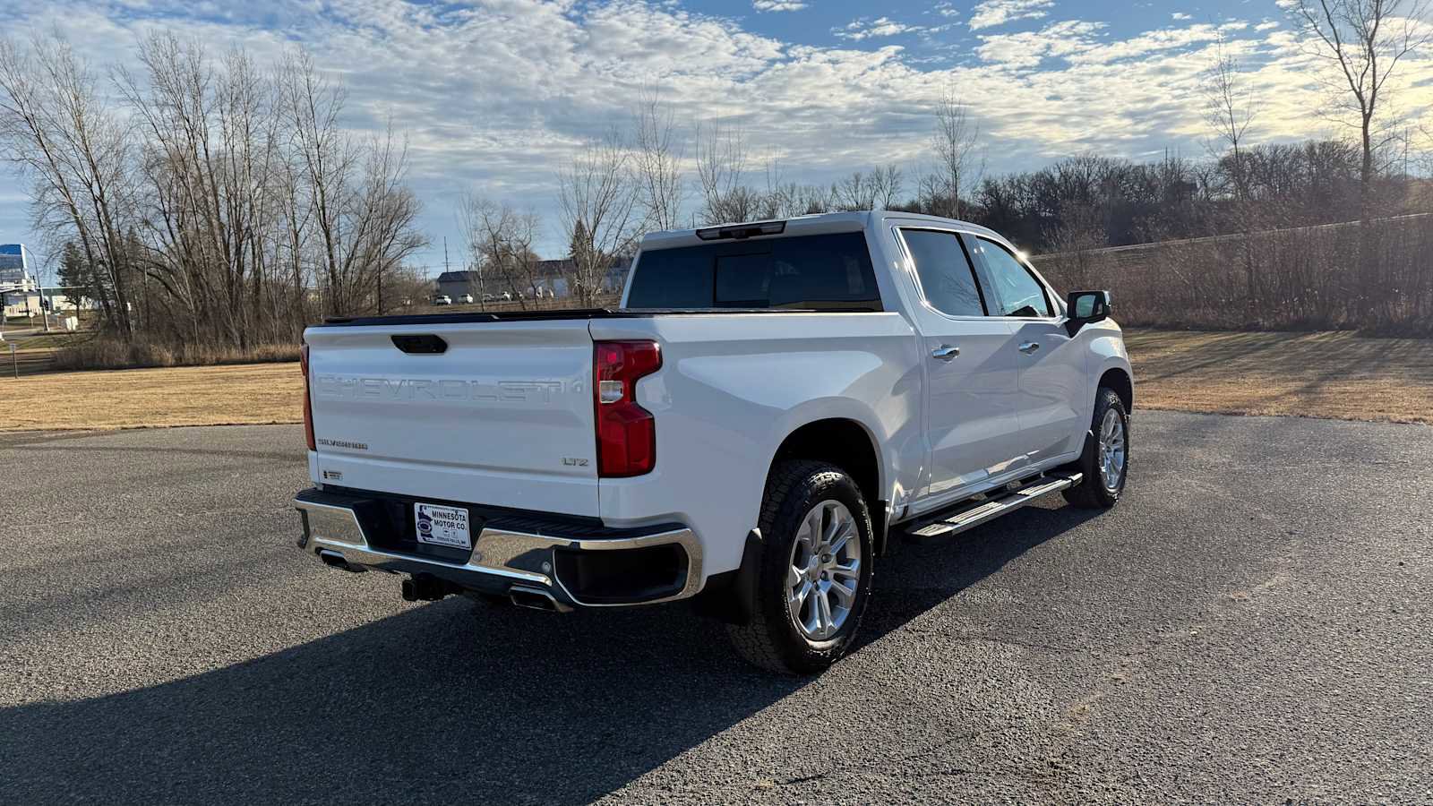 Used 2024 Chevrolet Silverado 1500 LTZ AWD/4WD image 4