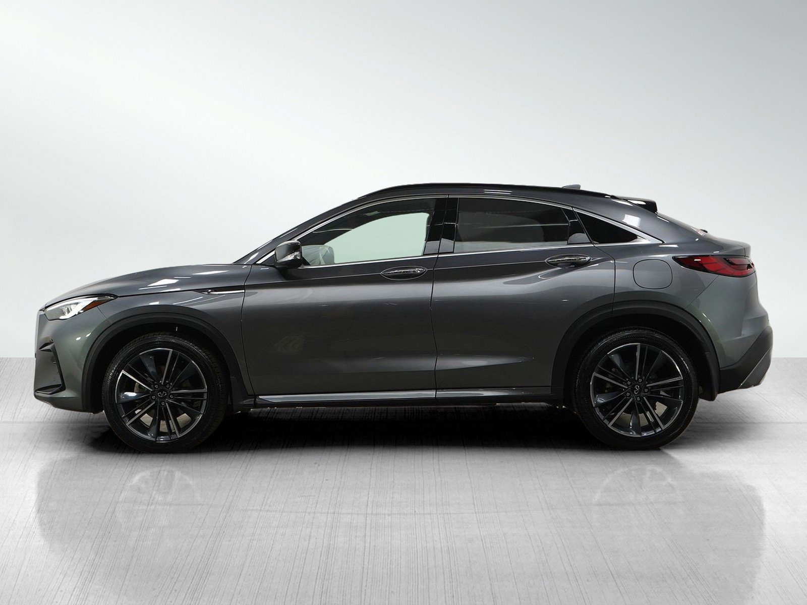 Used 2025 INFINITI QX55 Essential image 2